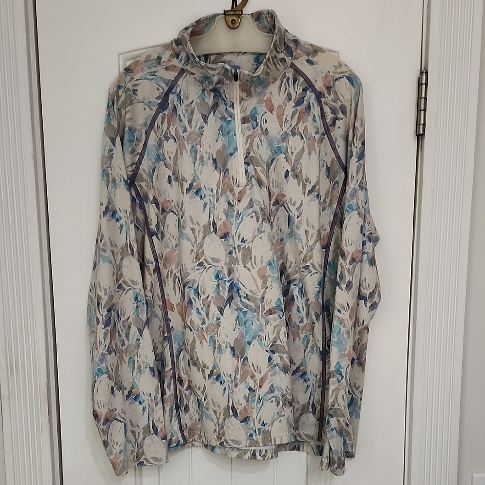 Chic Sporty Floral Zip-Up Top